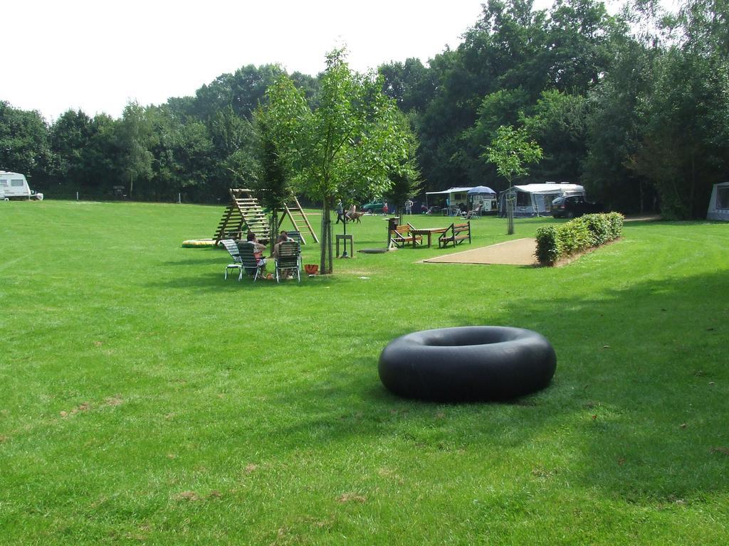 Holiday Home Ossa Basecamp Sint Odilienberg Ruang foto