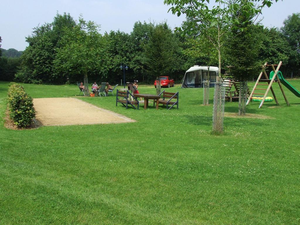 Holiday Home Ossa Basecamp Sint Odilienberg Ruang foto